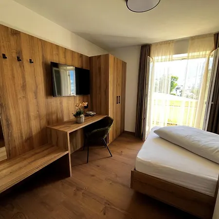 Garni-hotel Mir.es Hotel